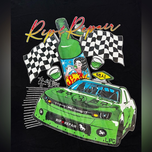 Rip n Repair T shirt. Size medium - Picture 3 of 4